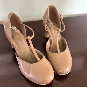Bloch Nude T-Strap Character Shoes, size 9